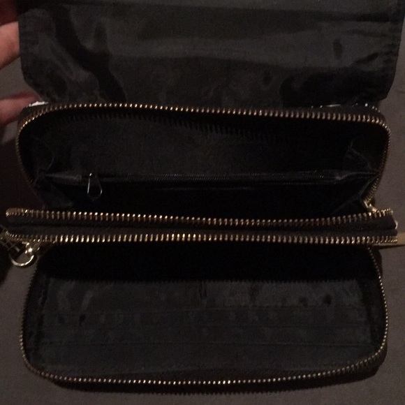 Fun Grid Pattern Clutch - Picture 2 of 2